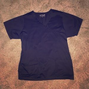 Excel women’s medium scrub top